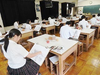 20190705_bijutsuka_jitsugitest_1.jpg