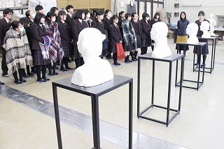 20191204_bijutsuka_gappyou_1.jpg